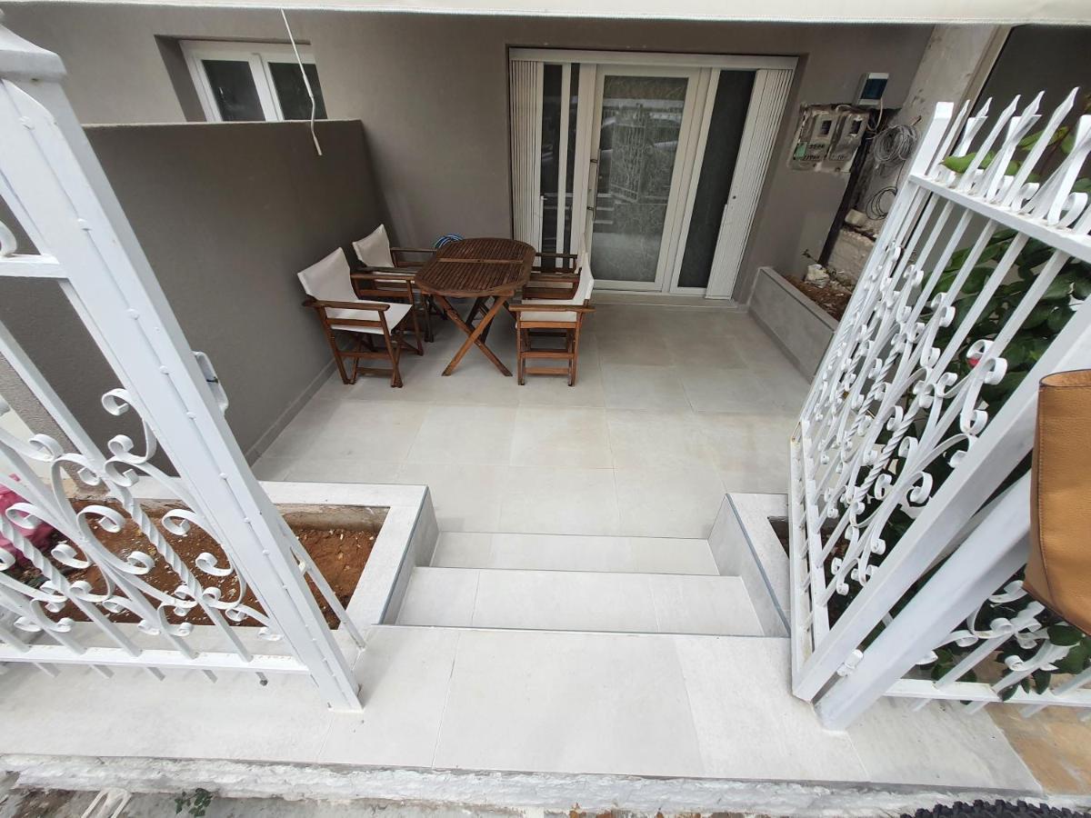 New Apartment ,50M From The Sea At Nea Irakleia. Екстер'єр фото